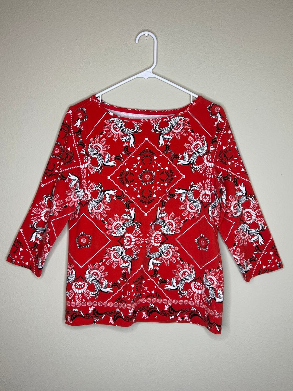 Talbots Petite Large Red White Medallion Floral Boatneck 3/4 Sleeve Top Resort